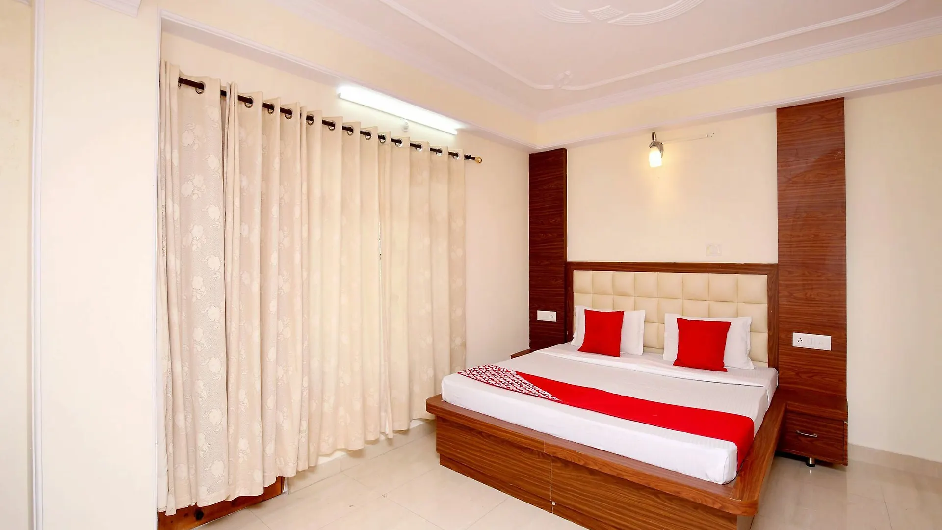 Oyo 13618 Home 2Bhk The Mystique Loft Tuttikandi Shimla