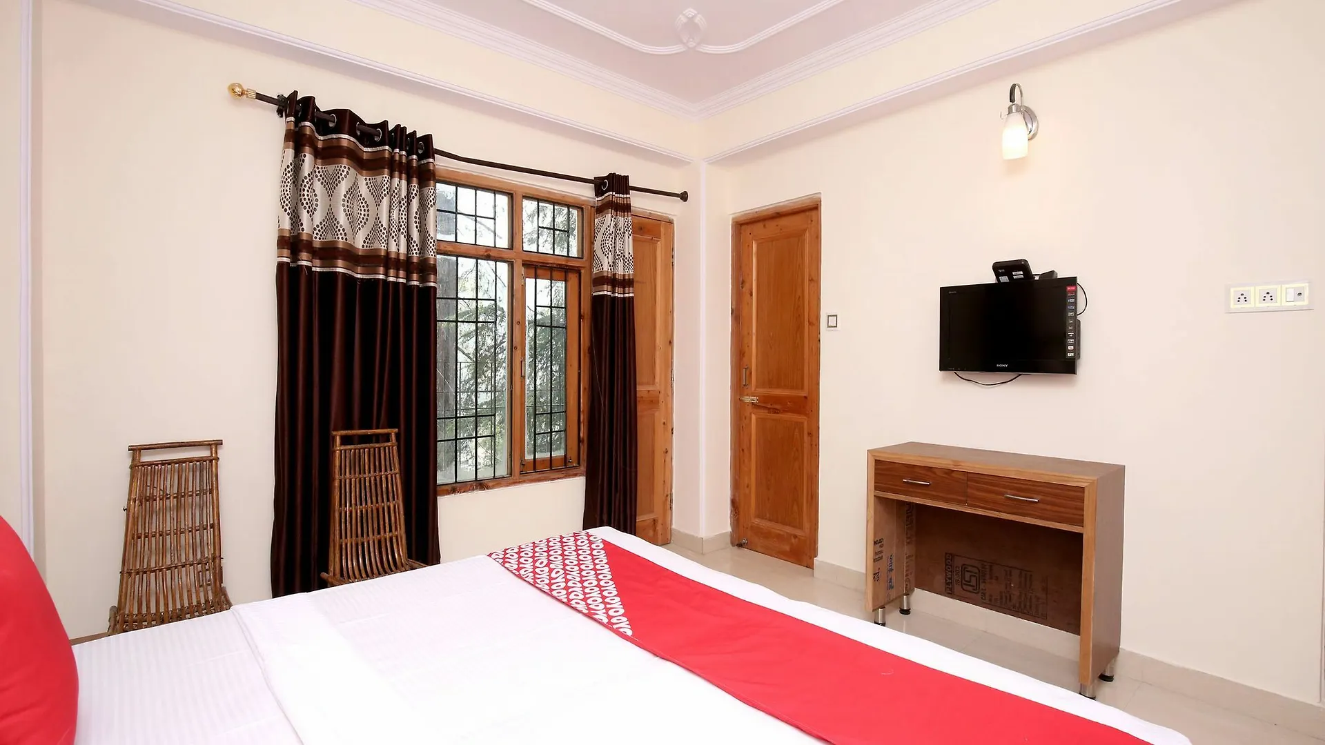Apartment Oyo 13618 Home 2Bhk The Mystique Loft Tuttikandi Shimla India