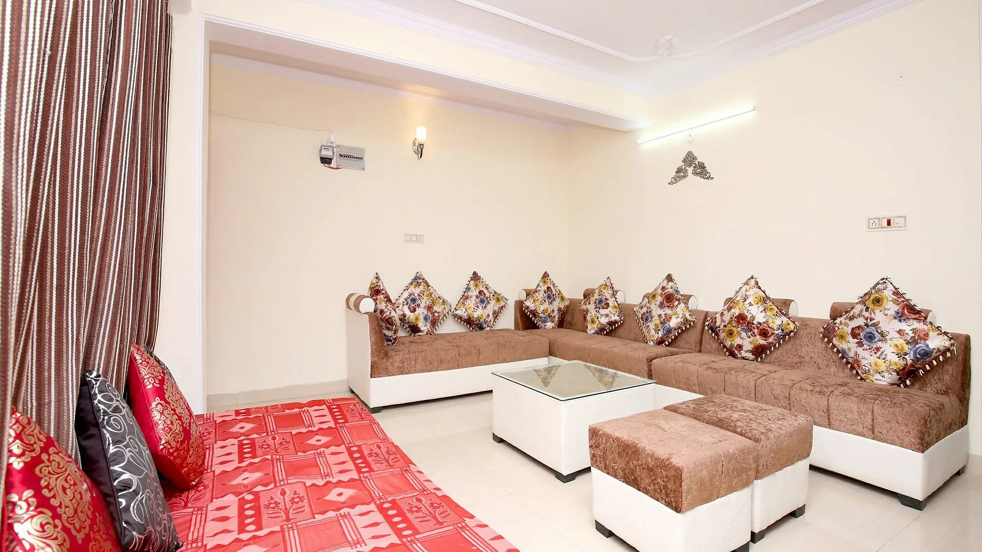 Apartment Oyo 13618 Home 2Bhk The Mystique Loft Tuttikandi Shimla